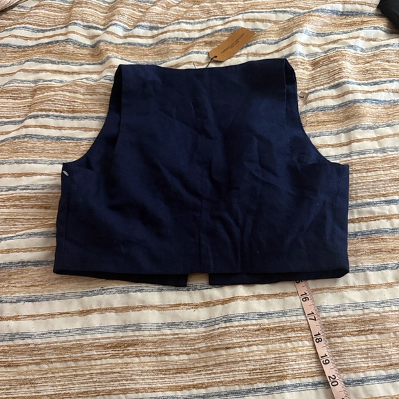 Christian Siriano Navy Blue cropped blazer Top with pearlescent buttons - Picture 7 of 7